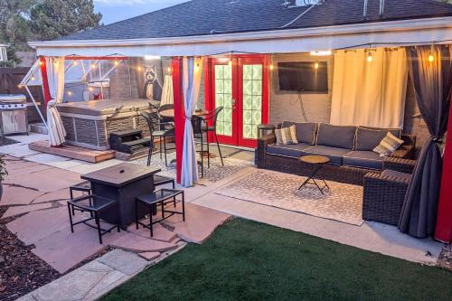 2 Mi to Dtwn: Home w/Hot Tub in Denver!