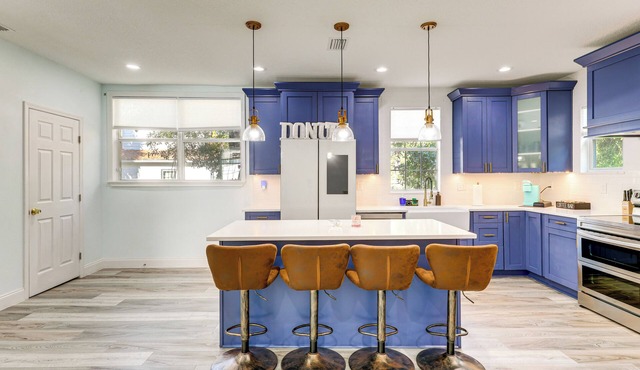 2 Mi to Dtwn Jax: Game-ready Retreat w/Yard