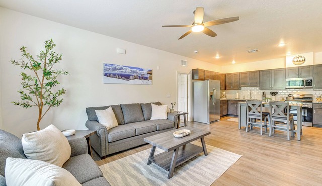 2 Mi to Dtwn & NAU: Flagstaff Condo w/Patio!