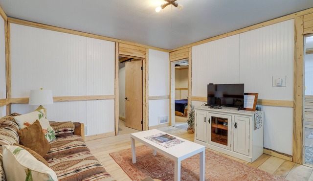 2 Mi to Dtwn: Pet-Friendly Casper Apt!