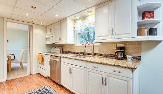 2 Mi to Dtwn: Private Fire Pit at Dublin Home!