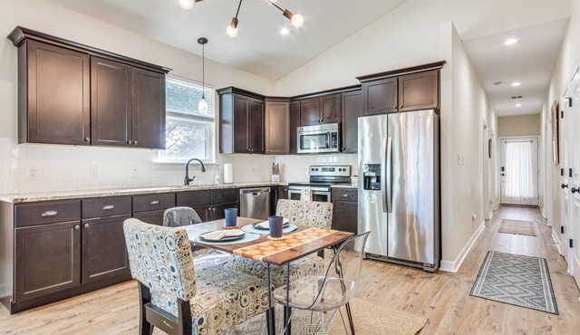 < 2 Mi to Dtwn! Quiet Family Home in Pensacola