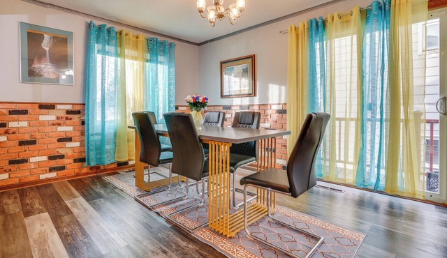 2 Mi to Dtwn St Paul: Home w/Private Deck & Yard!