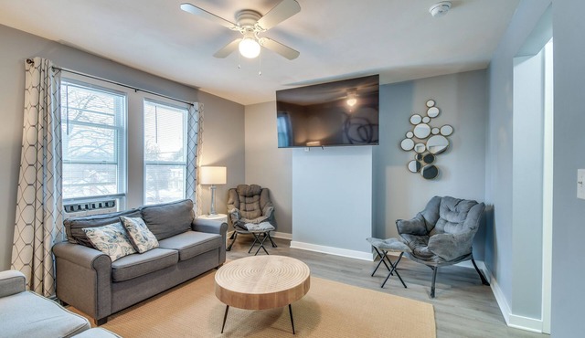 2 Mi to Dtwn Syracuse: Cozy Updated Apt!