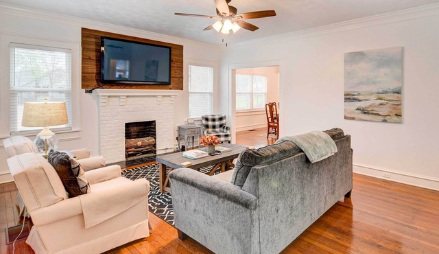 2 Mi to Dtwn: Waco Home w/Shared Yard!