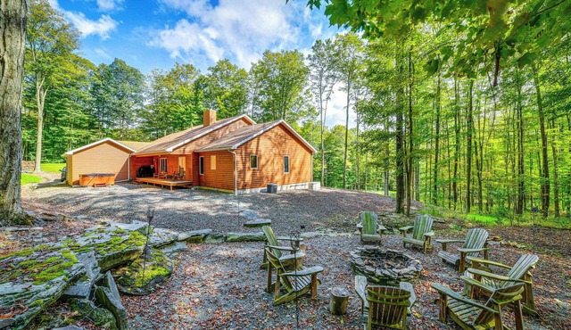 2 Mi to Elk Mountain: Secluded Union Dale Home!