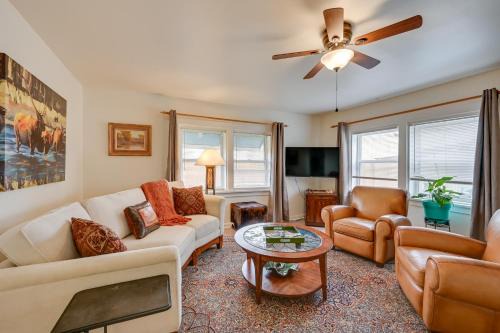 2 Mi to Fly Fishing BBQ-Ready Corvallis Apartment