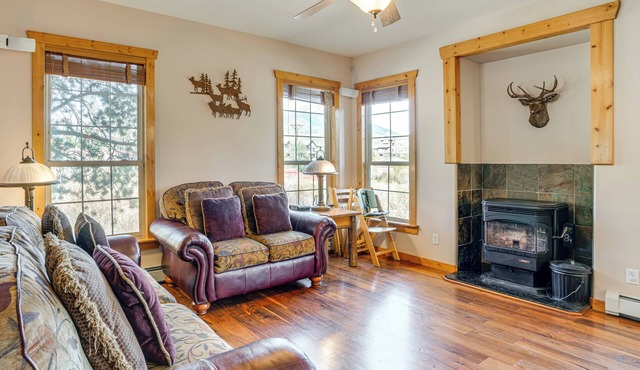 2 Mi to Frisco Slopes: Cozy Retreat w/Mtn Views!
