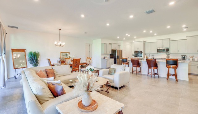 2 Mi to Golf! Punta Gorda Gem w/Pet-Friendly Yard