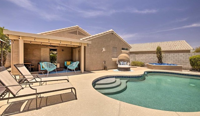 2 Mi to Goodyear Ballpark! 'Desert Beach House'