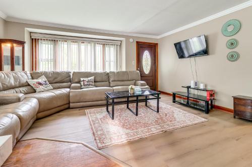 2 Mi to Heritage Park! Pet-Friendly Retreat