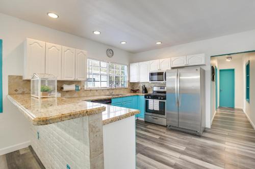 2 Mi to Hollywood Beach Pet-Friendly Cottage