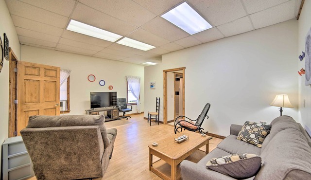 2 Mi to Ice Caves: Pet-Friendly Eben Junction Apt