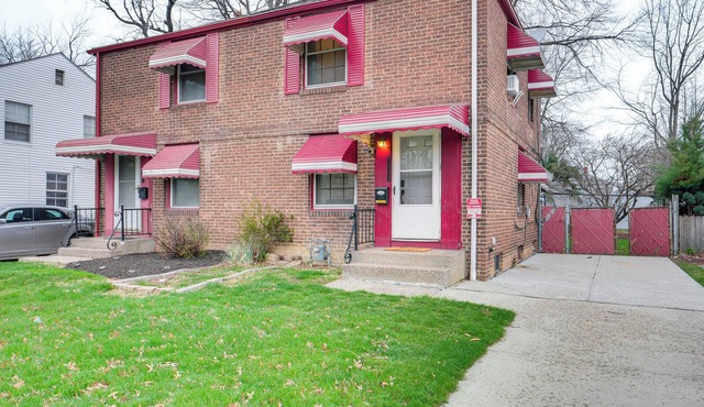 2 Mi to Lake Erie: Home w/Yard in Euclid!