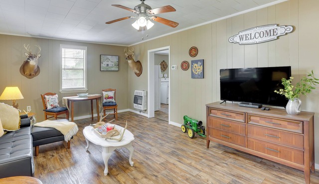 2 Mi to Lake: Lineville Farmhouse w/Fire Pit