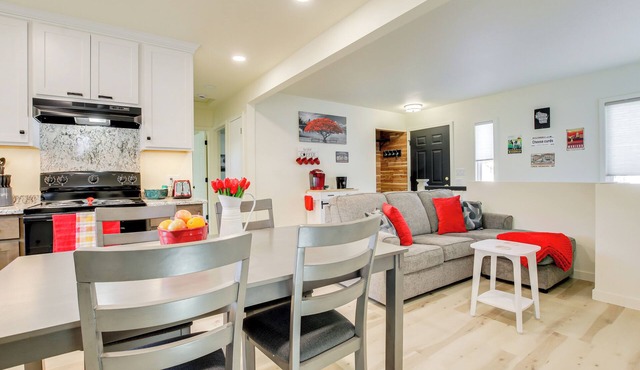 2 Mi to Lake Michigan: Family-Friendly Home