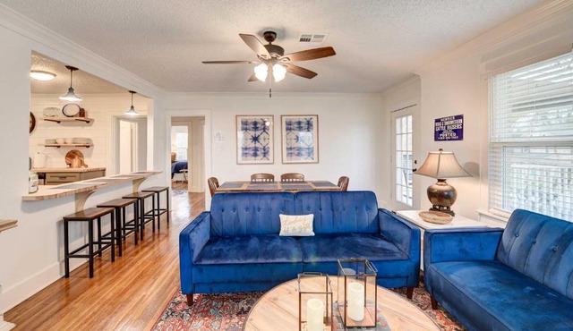 2 Mi to Magnolia Mkt Cozy Retreat with Shared Yard
