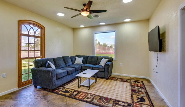 2 Mi to Main St Newton Guest House