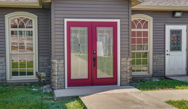 2 Mi to Main St: Newton Guest House