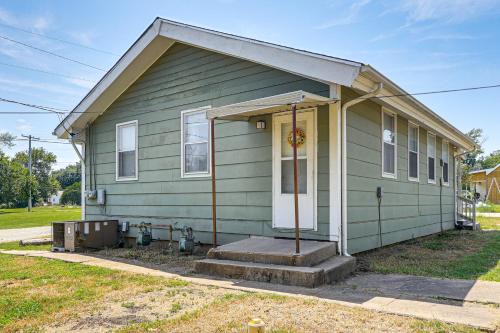 2 Mi to Main Street! Cozy Winfield Launchpad