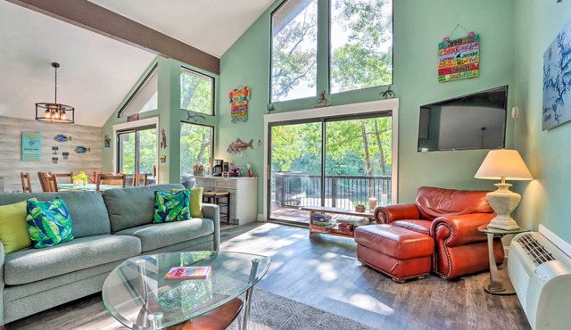 2 Mi to Margaritaville: Lake of the Ozarks Home!
