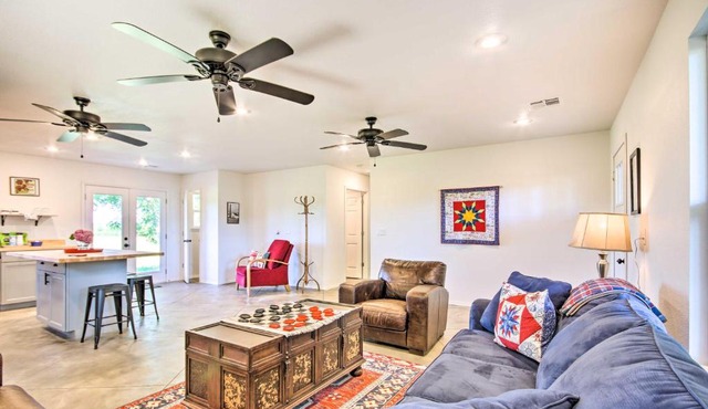 2 Mi to Marinas & Grove: Cozy Cabin w/Grill