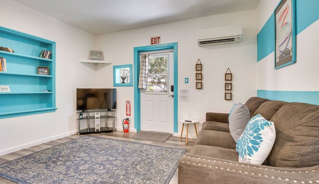 2 Mi to Ocean: Hollywood Beach Bungalow w/Patio