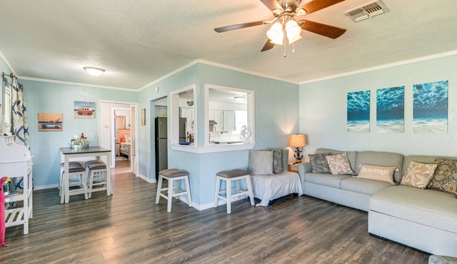 2 Mi to Redfish Bay: Aransas Pass Home w/Fire Pit