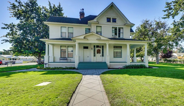 2 Mi to River: Historic Clarkston Home w/Views!