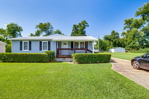 2 Mi to Shops and Eats Family Home in Donalsonville