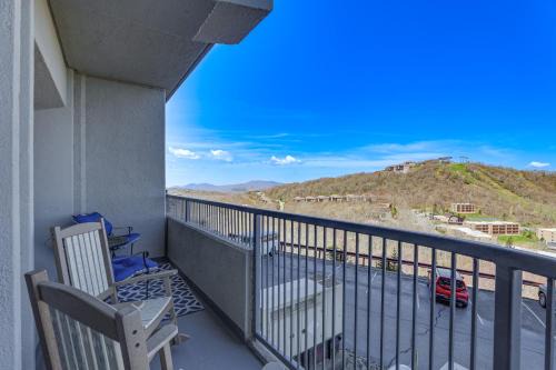 2 Mi to Ski Resort! Sugar Mtn Condo with Indoor Pool
