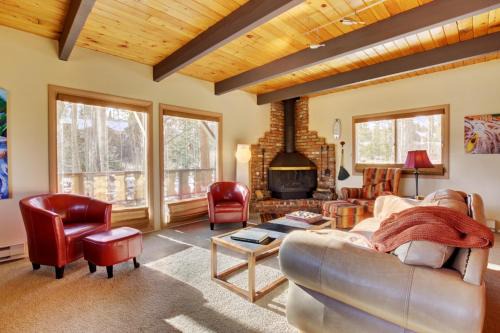2 Mi to Slopes Mtn-View Breckenridge Getaway!