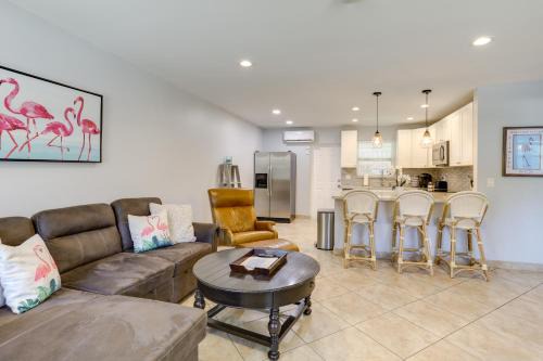 2 Mi to Swim and Shop Updated North Palm Beach Home