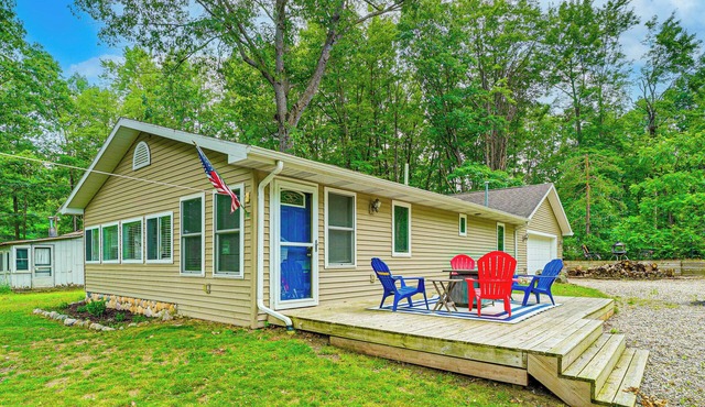 2 MI to the Lake: Mecosta Getaway with Fire Pit!