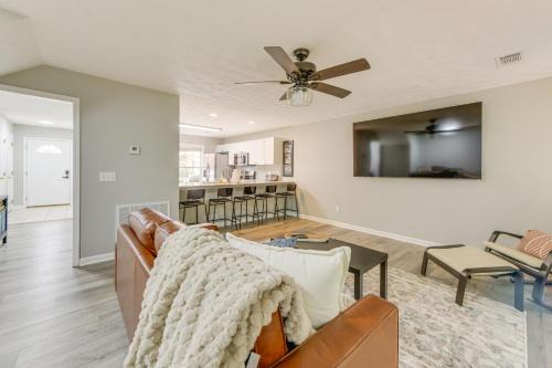 2 Mi to Tiger Territory! Condo with Community Pool