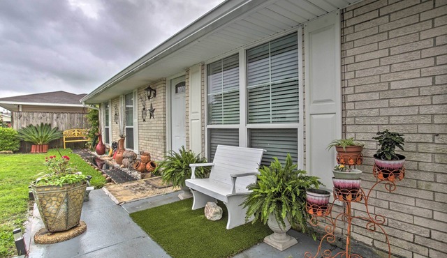 2 Mi to TPC Louisiana: Avondale Apt w/Patio