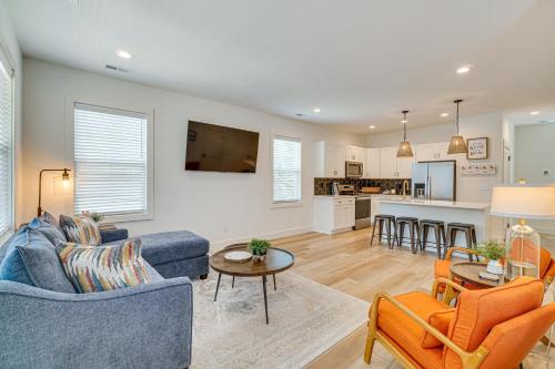2 Mi to UT: Modern Retreat w/Covered Porch