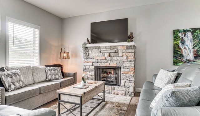 2 Mi to Village & Lake! Charming Helen Retreat