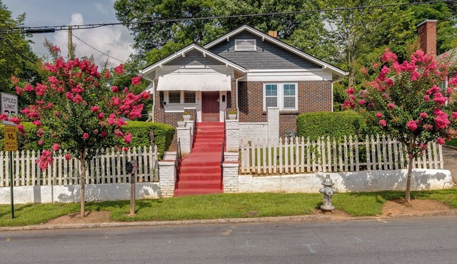 2 Mi to World Cup Action! Convenient ATL Home Base