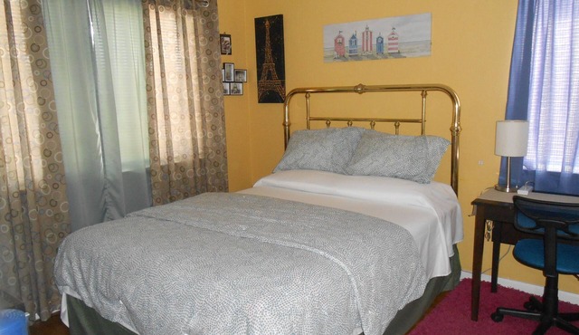2 Miles Burbank Airport/7 Miles Universal/Studios/N Hollywood. Cozy Room
