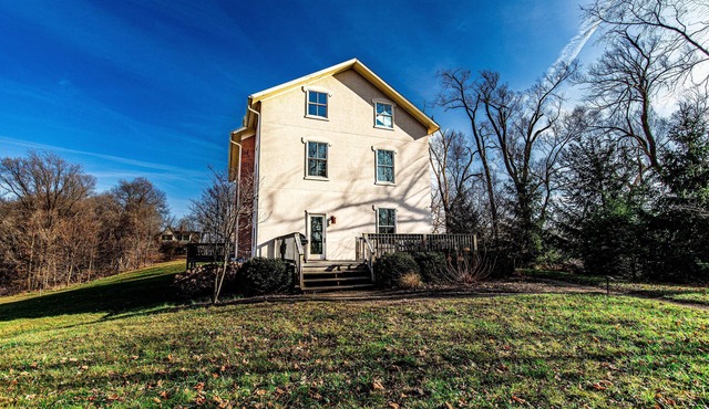 2 miles from Dunes National Park. A Unique Boutique Hotel.