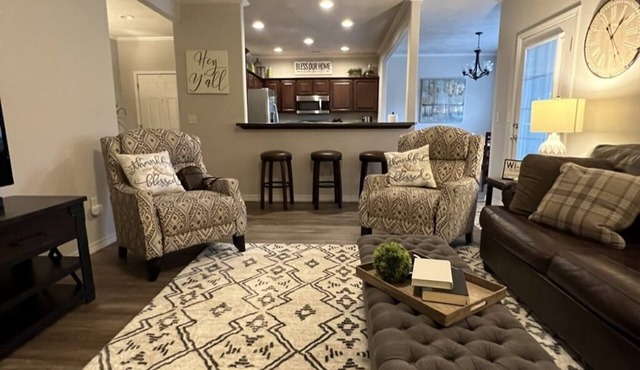 ! 2 MILES from SILVER DOLLAR CITY ! A MUST SEE! A great place to stay.