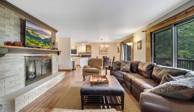 2 Miles To Boyne Mountain & Deer Lake | Private Setting | Remodeled Kitchen