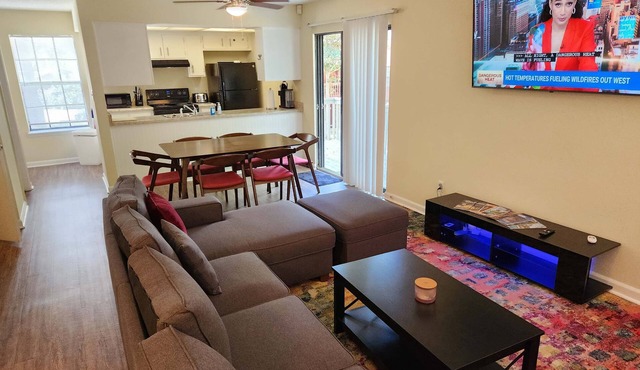 2 miles to FSU-Twin King Master Beds-2 BR 2.5 Bath