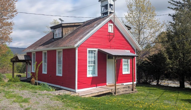 2 miles to Ricketts Glen. Updated and cozy schoolhouse with porch and fire pit.