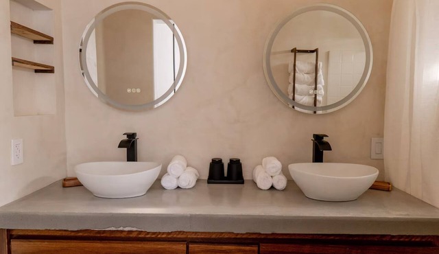 2 min From Hospitals & Lake - A Modern Bali Studio