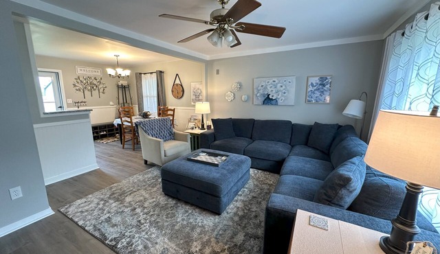 2 min to Loveland,15 min to Kings Island-2 bed, patio, fenced yard,pet friendly