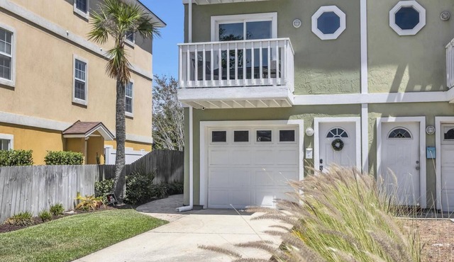 2 min walk to the beach from our Ocean Escape Jax Beach 3BR home!