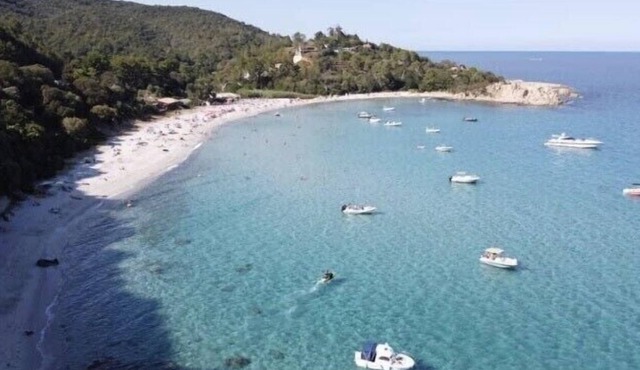 2 mins from a beautiful beach rental 4 Pers