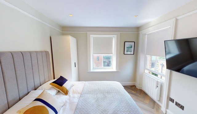 2 Mins to Cathedral | Georgian Quarter | City Break